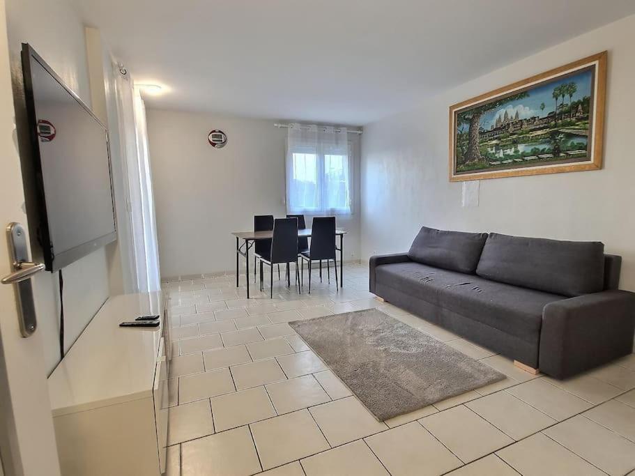 Le Cosy Wiener *Paris*Gare A 300 M*Disneyland* Champs-Sur-Marne Esterno foto
